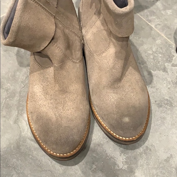 Levi’s suede ankle boot taupe size 6.5 - Picture 2 of 5